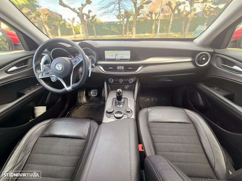 Alfa Romeo Stelvio - 13