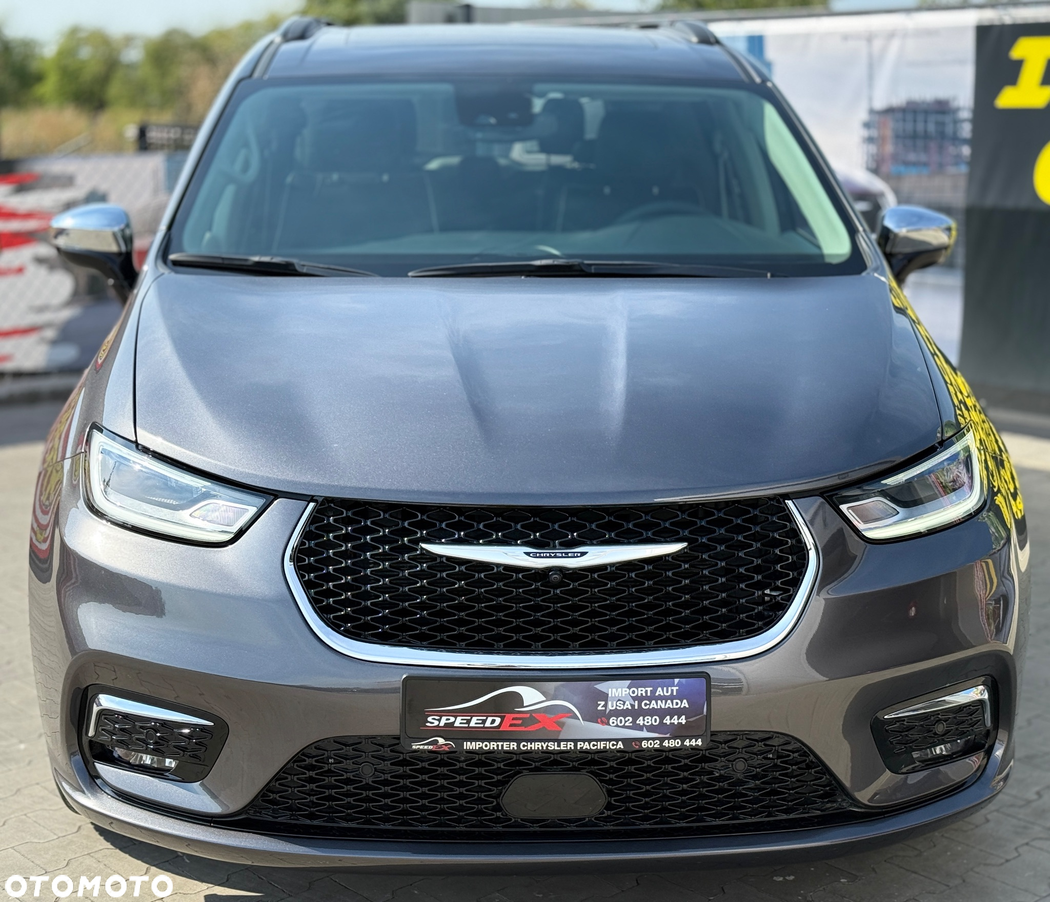 Chrysler Pacifica - 4
