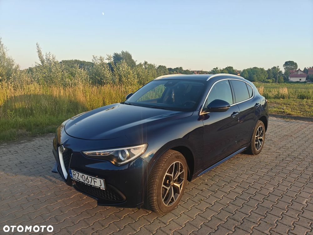 Alfa Romeo Stelvio 2.0 Turbo 16V AT8-Q4 Ti - 3
