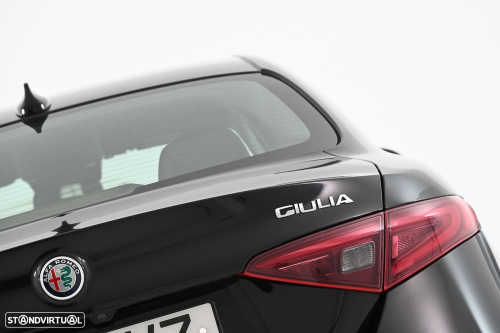 Alfa Romeo Giulia 2.2 D Ti AT8 - 9