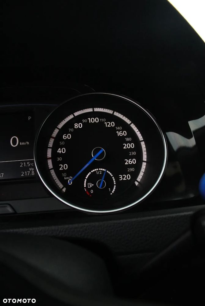 Volkswagen Golf - 16