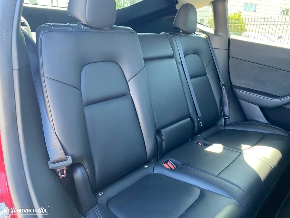 Tesla Model Y Standard RWD - 9