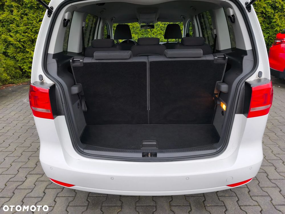 Volkswagen Touran - 25