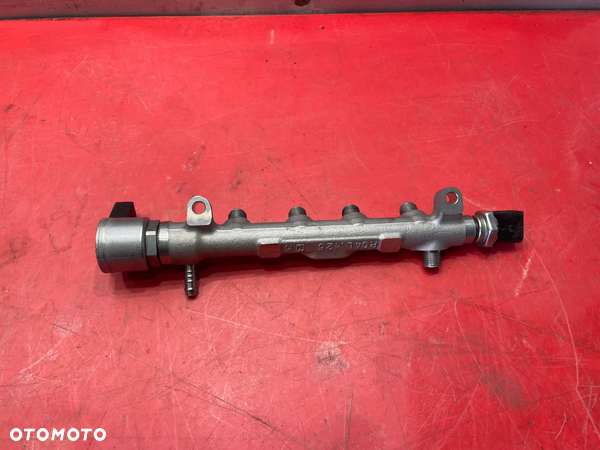 LISTWA WTRYSKOWA PALIWA AUDI Q7  0370438 05L089