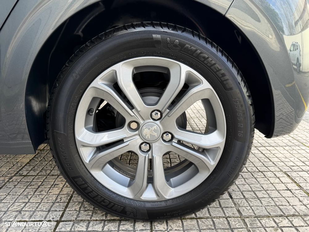 Peugeot 208 1.4 HDi SE Style - 51