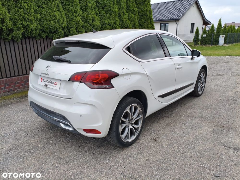 Citroën DS4 1.6 HDi SoChic - 4
