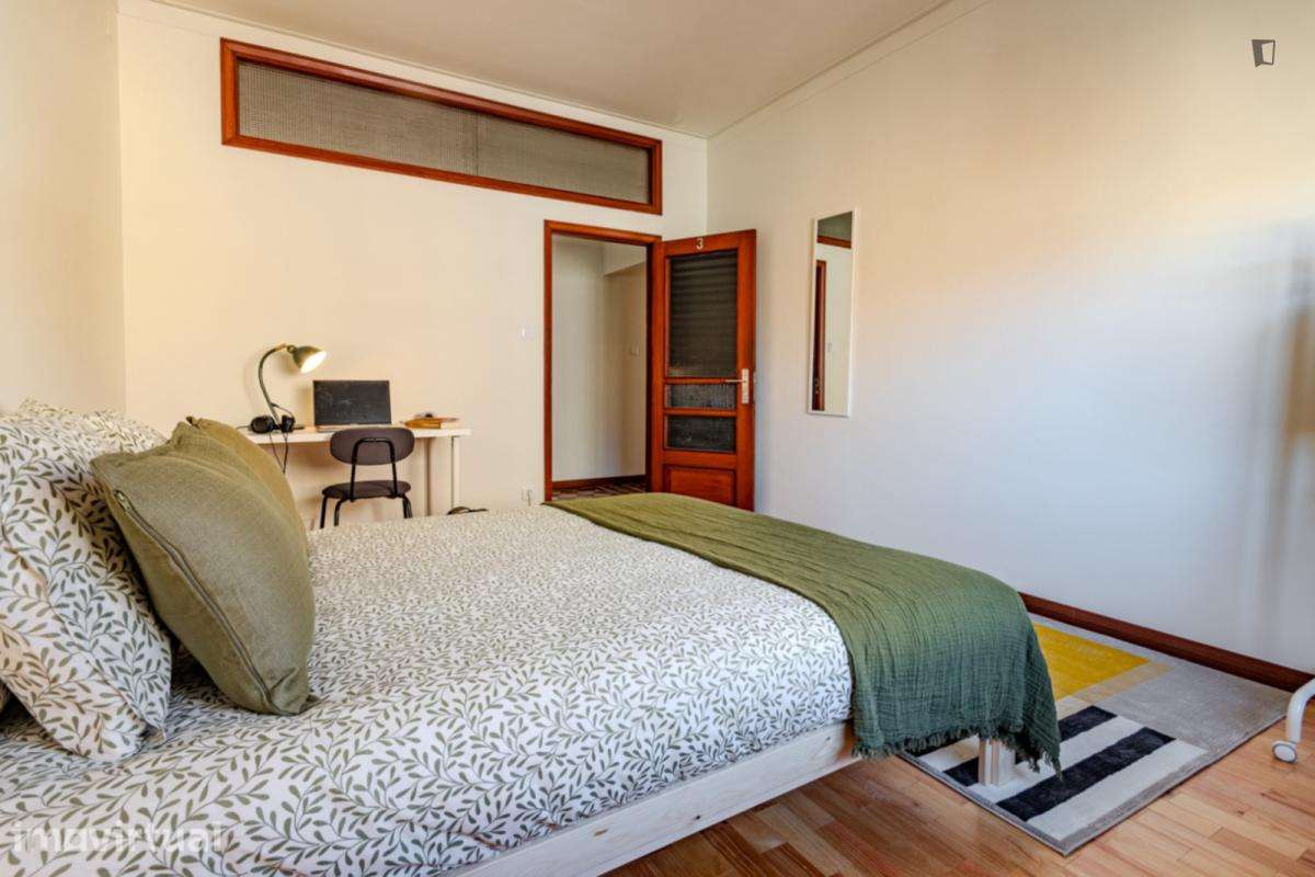 Quarto - localizado em Santo Ildefonso Porto - Grande imagem: 5/30