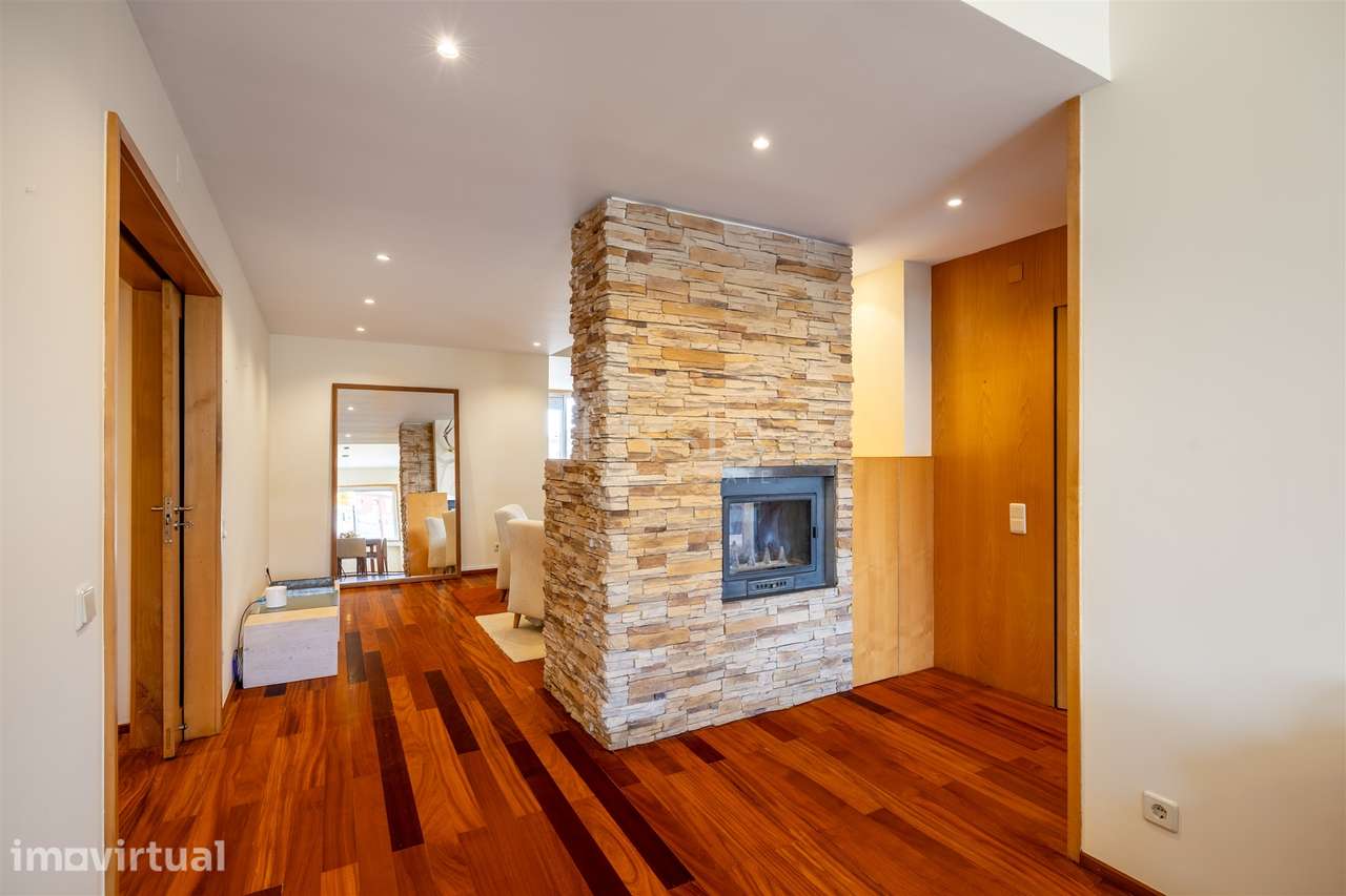 Apartamento T4+1 Mobilado com Varanda na Avenida da Boavista - Grande imagem: 3/37