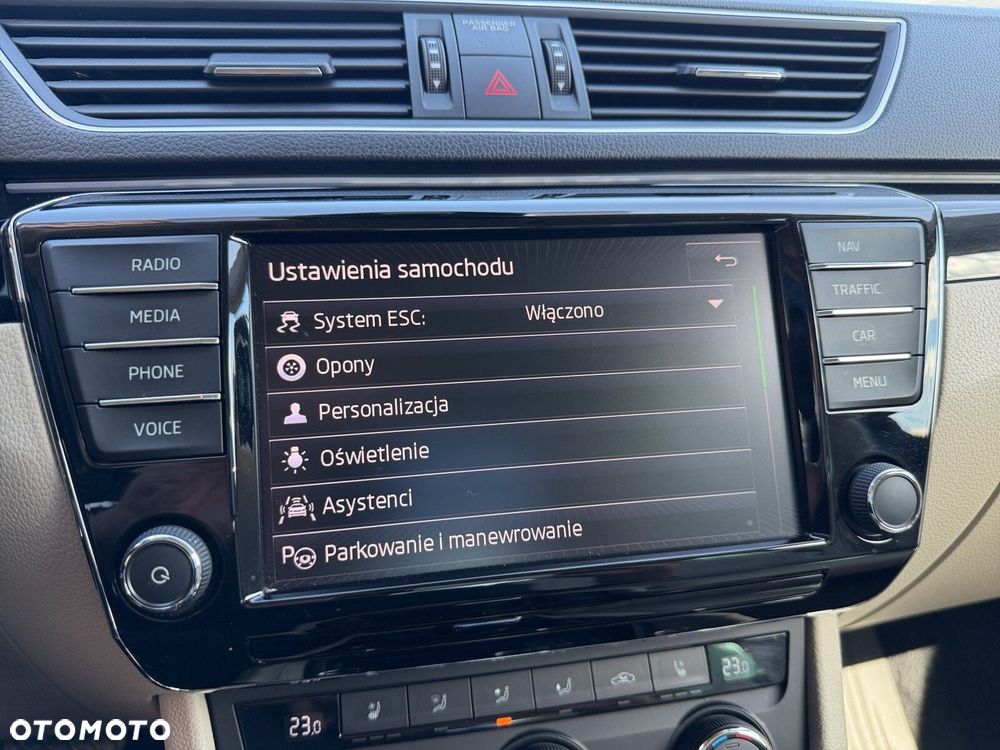 Skoda Superb 2.0 TDI 4x4 L&K DSG - 31