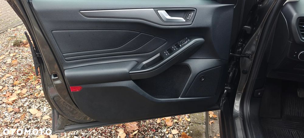 Ford Focus 1.0 EcoBoost Titanium - 11