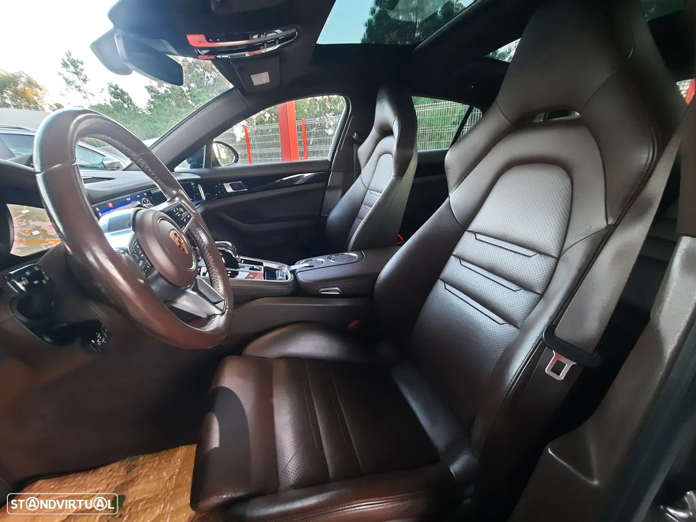 Porsche Panamera 4 E-Hybrid - 30