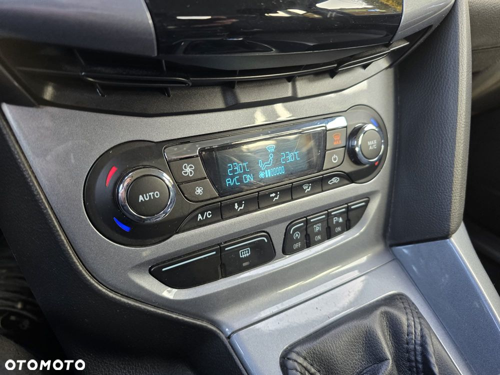 Ford Focus 1.0 EcoBoost Titanium - 34