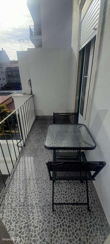 T2 Renovado C/ Varanda Centro Campo Ourique - Grande imagem: 4/15