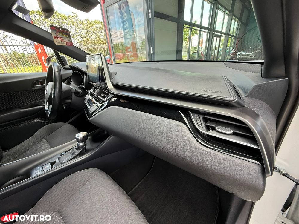Toyota C-HR Flow - 17