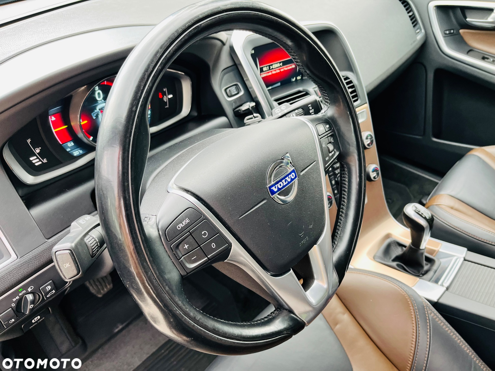 Volvo XC 60 D4 Momentum - 16