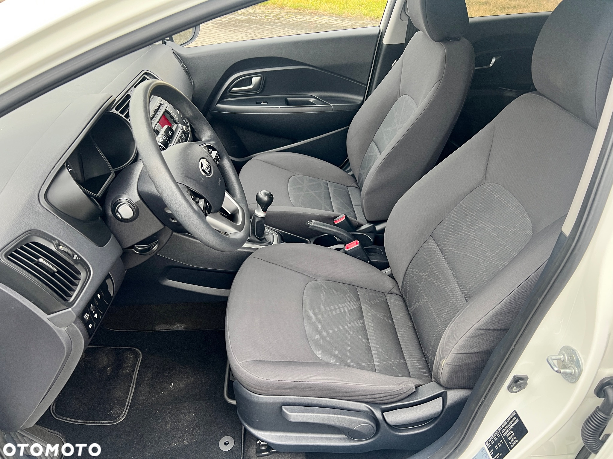 Kia Rio 1.2 Dream Team Edition - 16