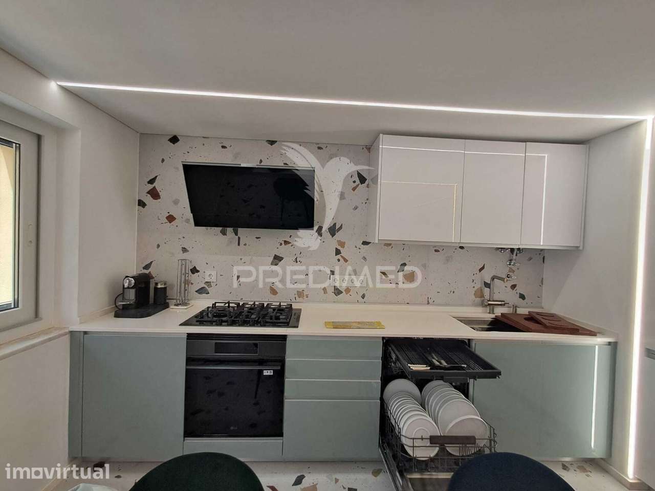 Apartamento T2 renovado em Monte da Caparica - Grande imagem: 2/27