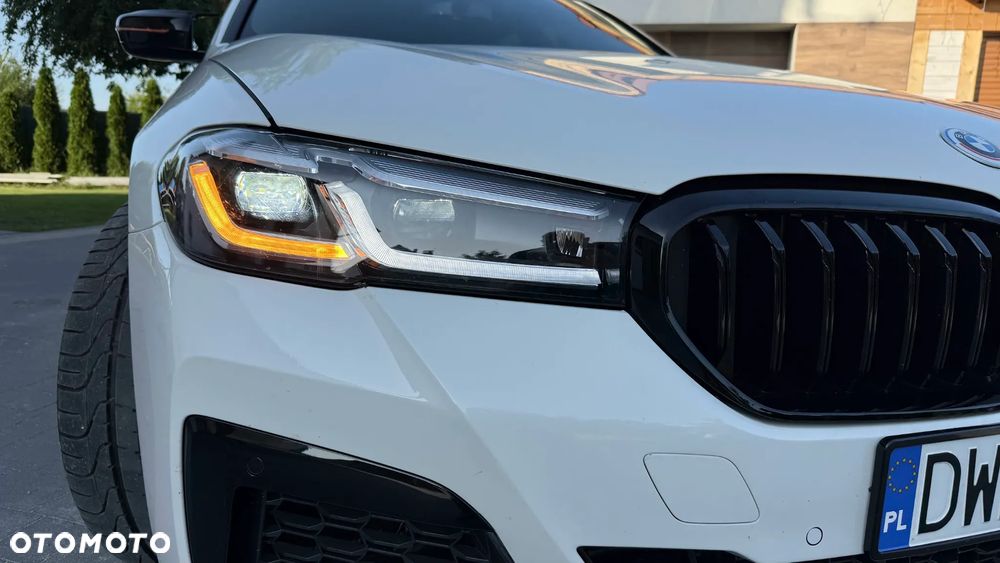 BMW Seria 5 M550i xDrive sport - 14