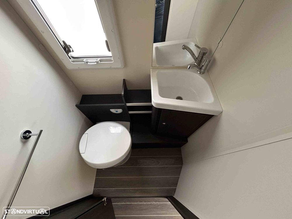 Ford Transit Roller Team Kronos 284M | Ford Transit 2.0 TDCi 165 CV Automática | 5 Lugares - 28