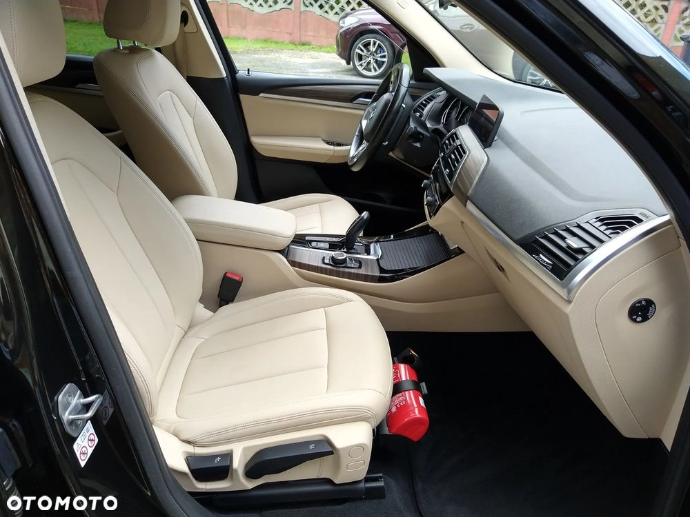 BMW X3 xDrive20i Luxury Line - 2
