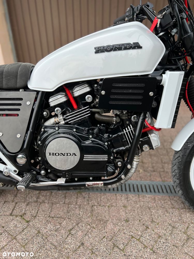 Honda VF - 13