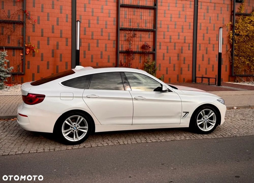 BMW 3GT 320d Luxury Line - 10