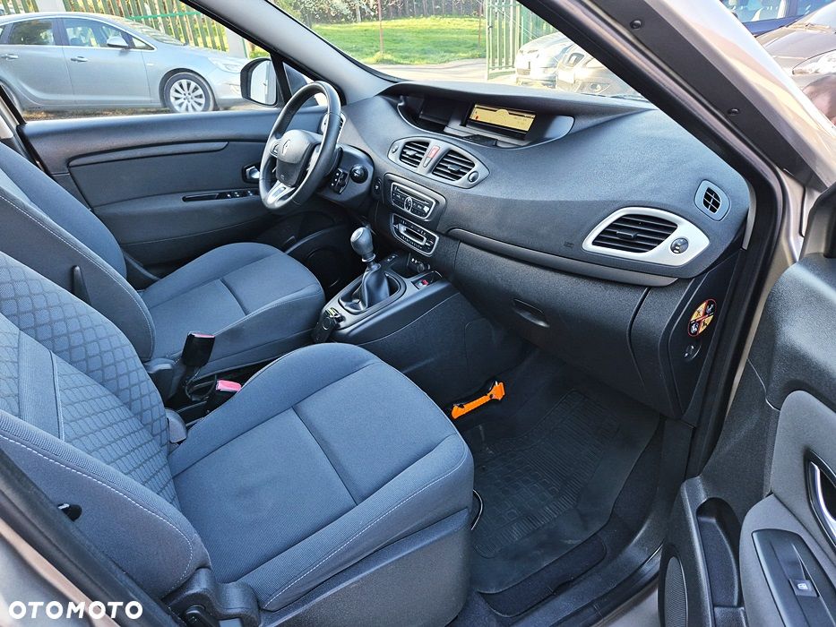 Renault Scenic 1.6 16V 110 TomTom Edition - 36