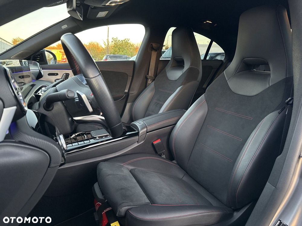 Mercedes-Benz CLA 250 4-Matic AMG Line 7G-DCT - 12
