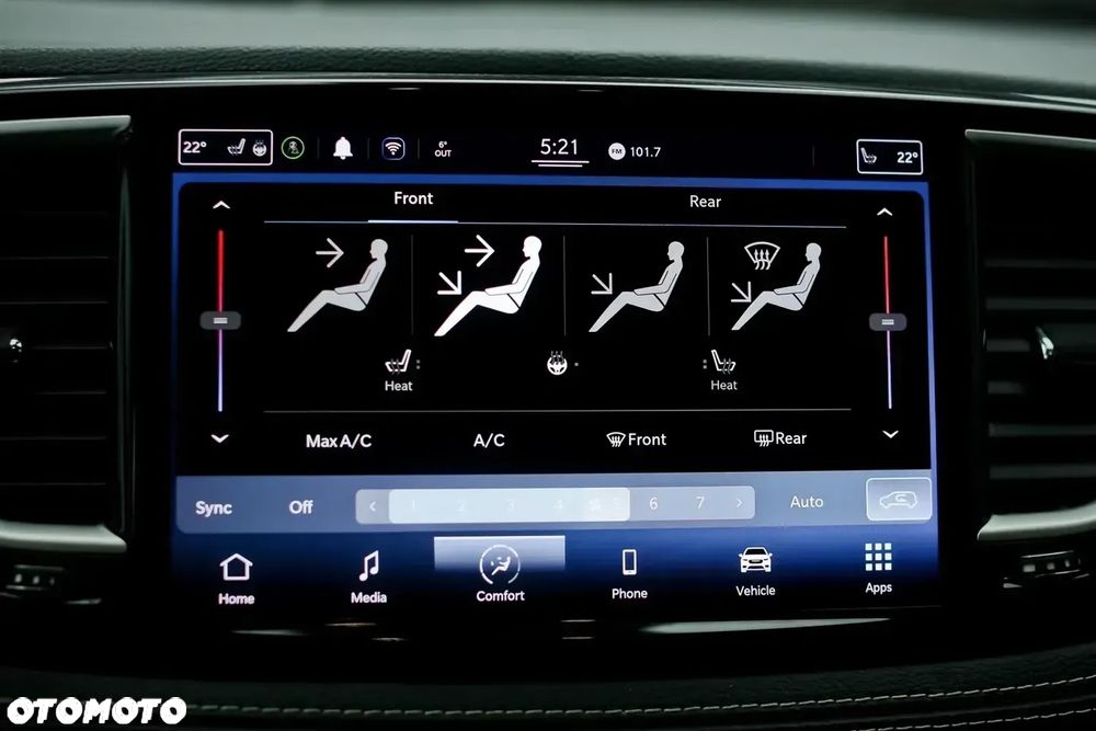 Chrysler Pacifica - 25