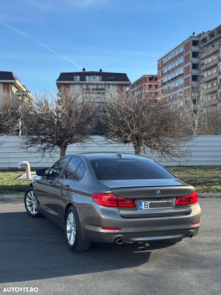 BMW Seria 5 520i Aut. - 2