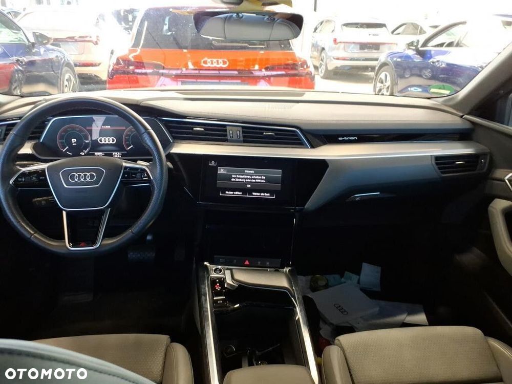 Audi e-tron - 7