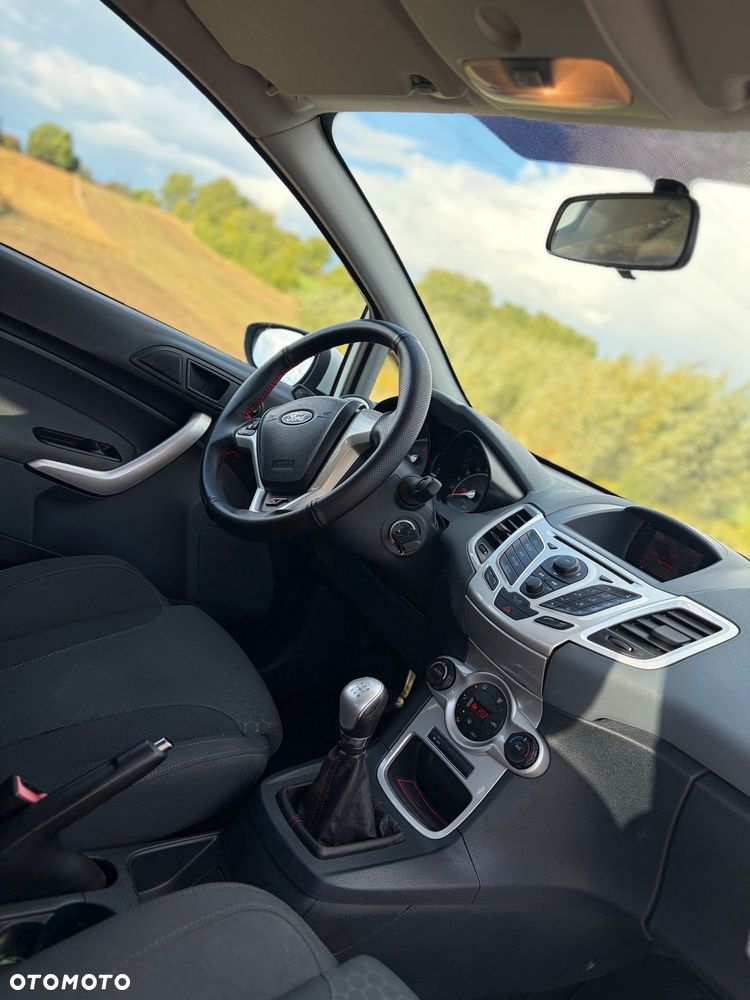 Ford Fiesta - 8
