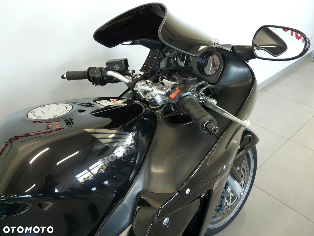 Honda CBR - 28