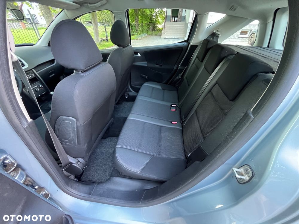 Peugeot 207 - 12