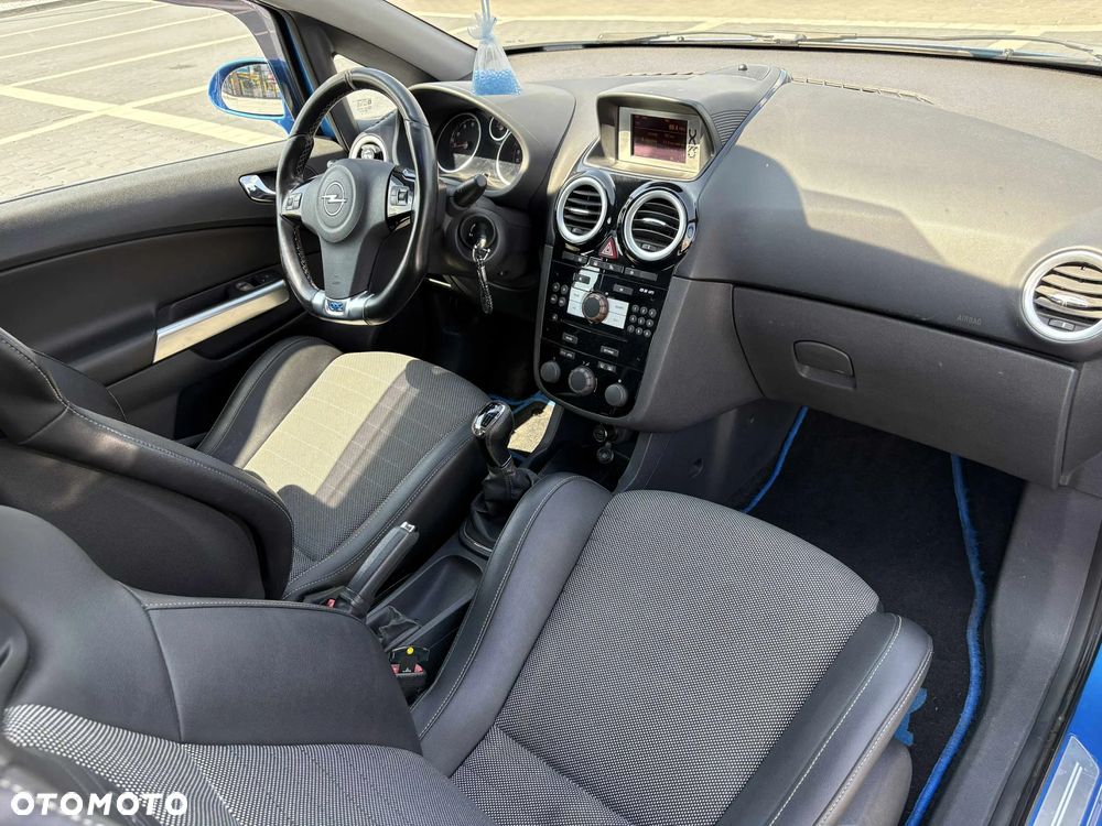 Opel Corsa 1.6T OPC - 21