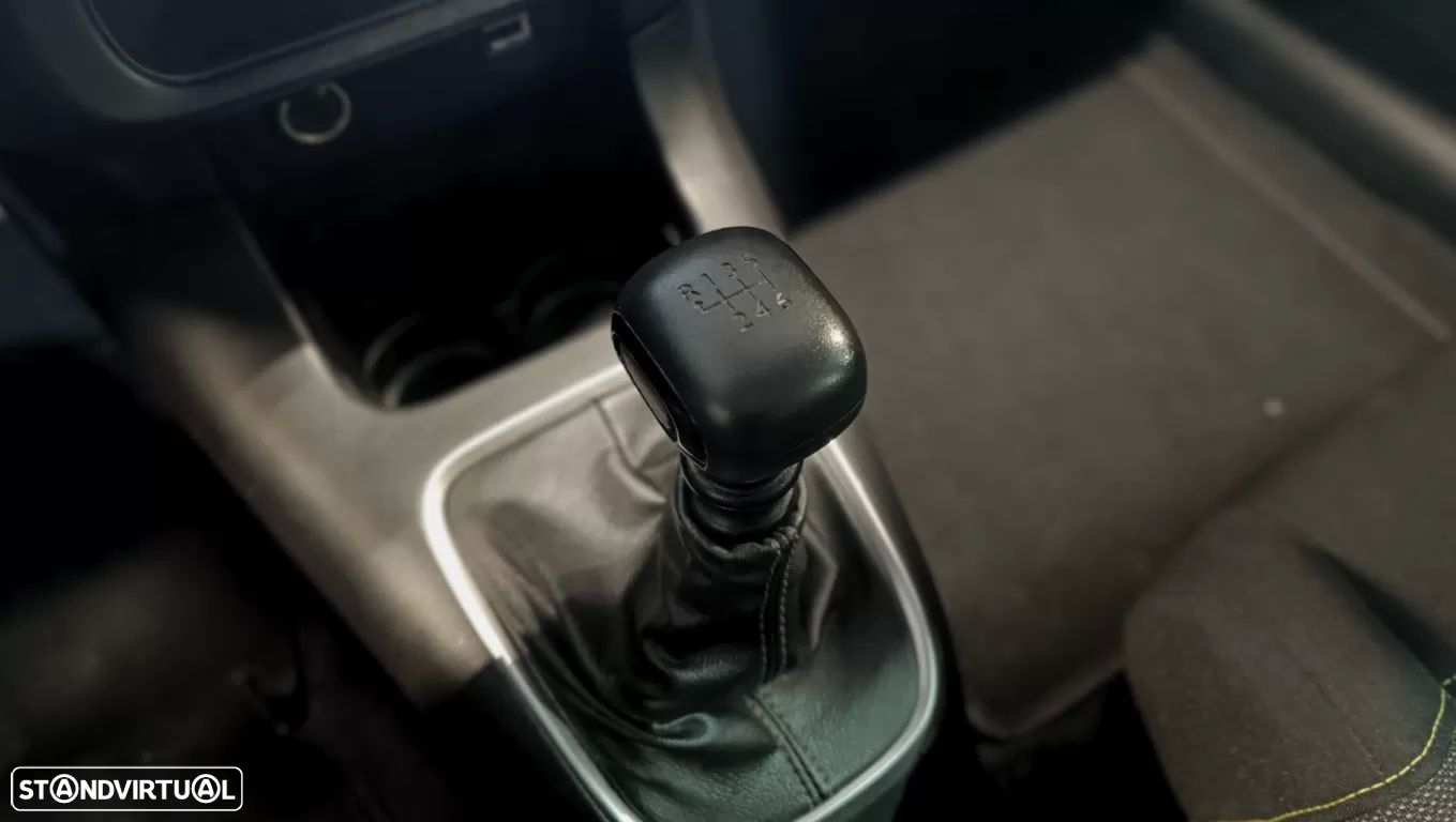 Citroën C3 1.2 PureTech Shine - 33