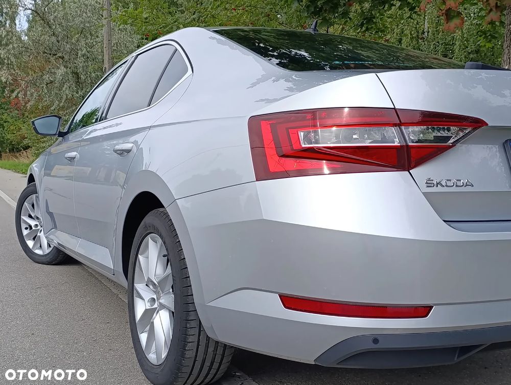 Skoda Superb 2.0 TDI Ambition - 26