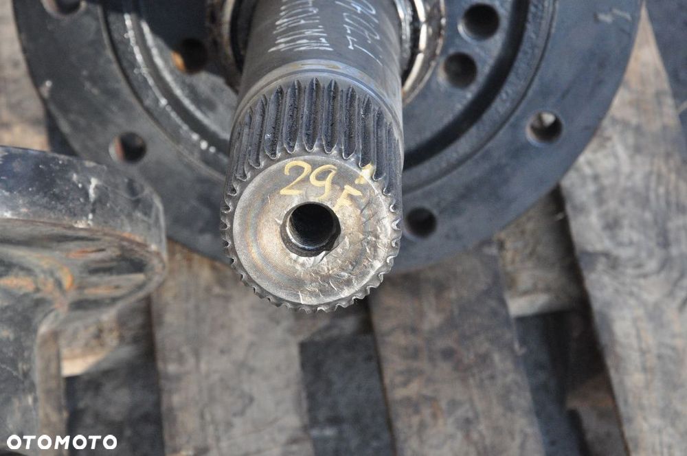 PÓŁOŚ PÓŁOŚKA WAŁEK Case Puma  NEW HOLLAND T7040 - 3