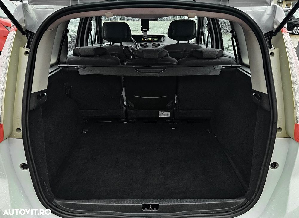 Renault Grand Scenic - 12