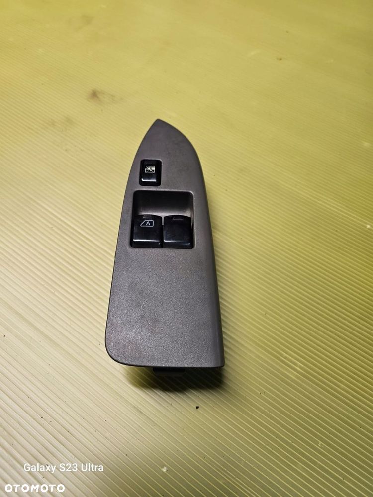 Przełącznik szyby lewy Maxity Cabstar 07-23r - 1