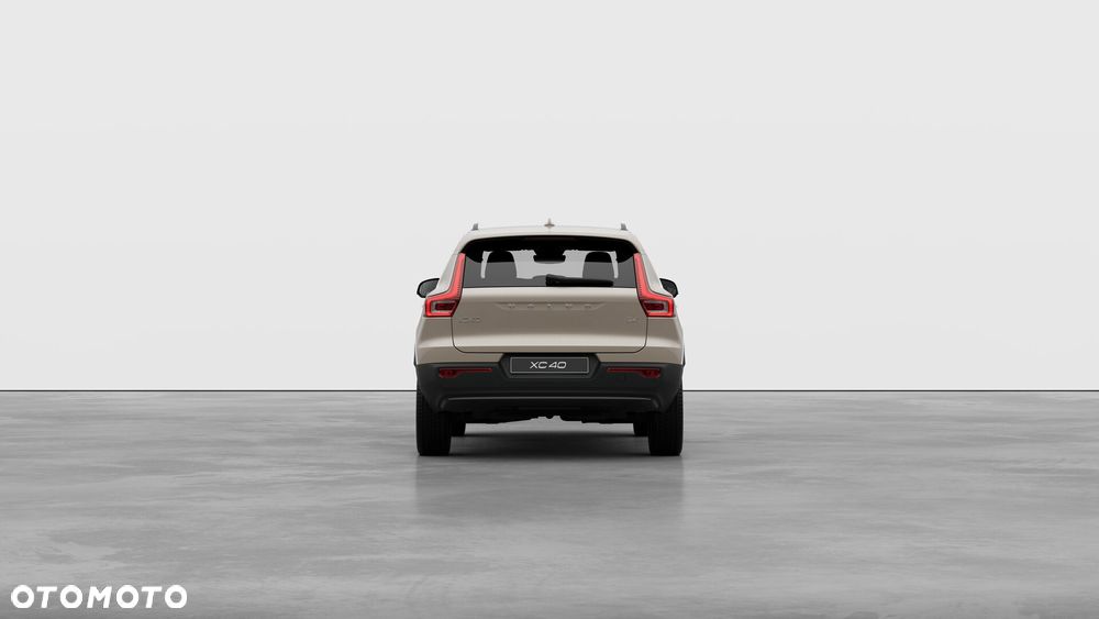 Volvo XC 40 B4 Plus Dark - 5