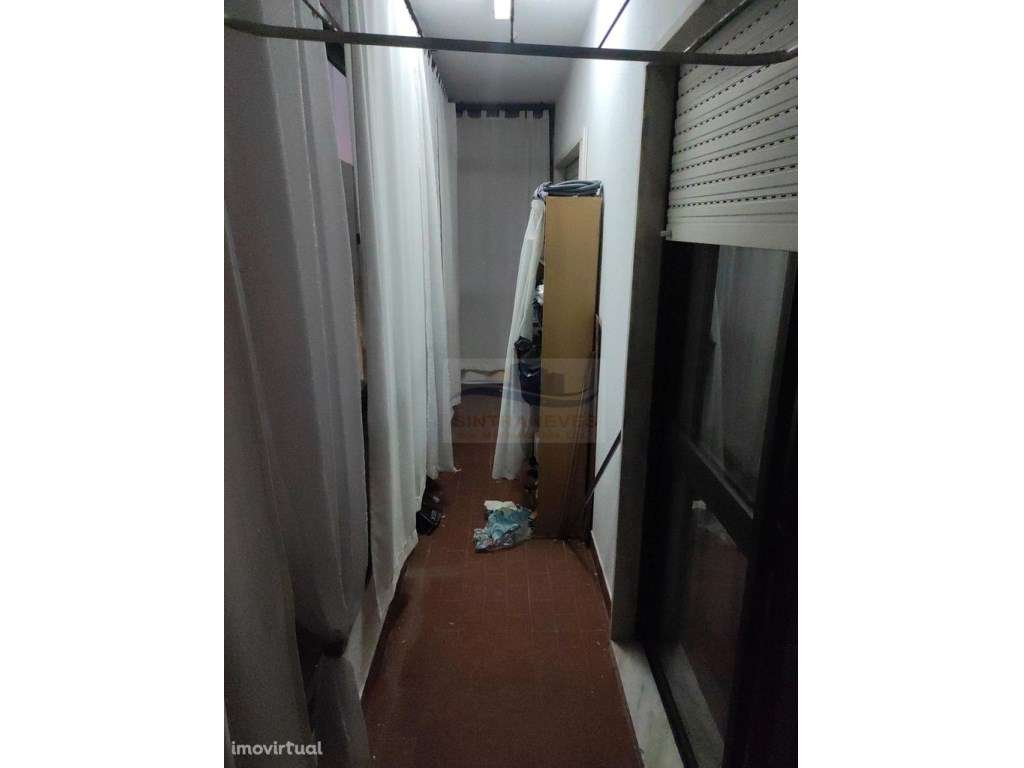 T3 espaçoso na Brandoa Com 95m2 de Área Arrecadação Cozinha Indepen... - Grande imagem: 4/10