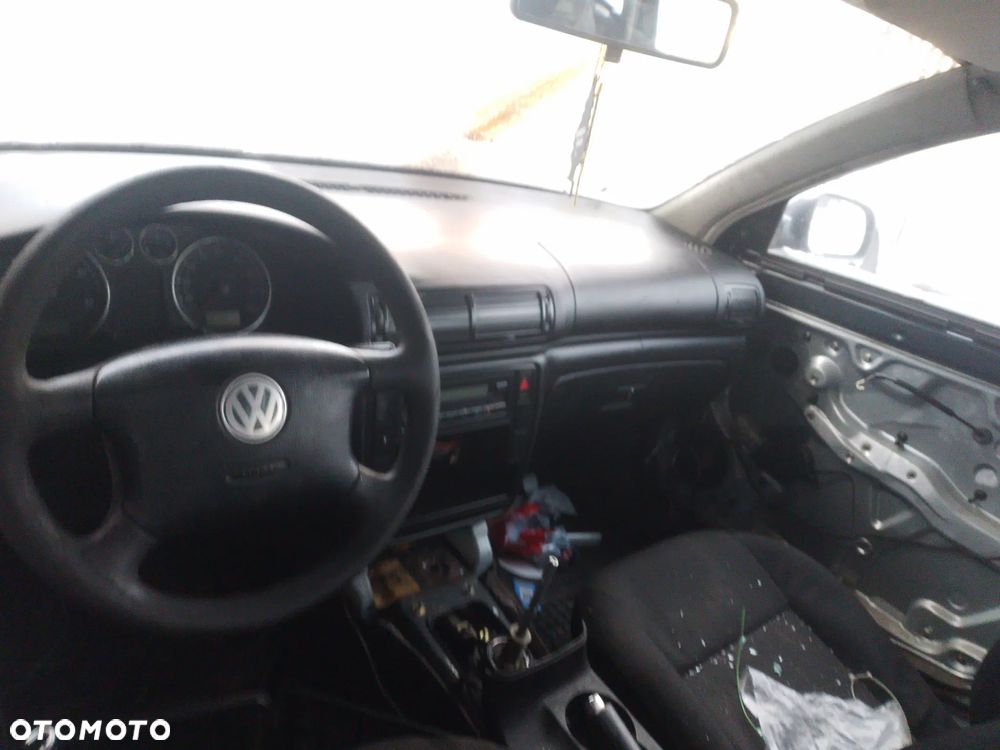 VOLKSWAGEN PASSAT B5 1.9TDI AWX LIFT 00 - 05   KRATKA NAWIEWU PRAWA LEWA ŚRODKOWA - 1