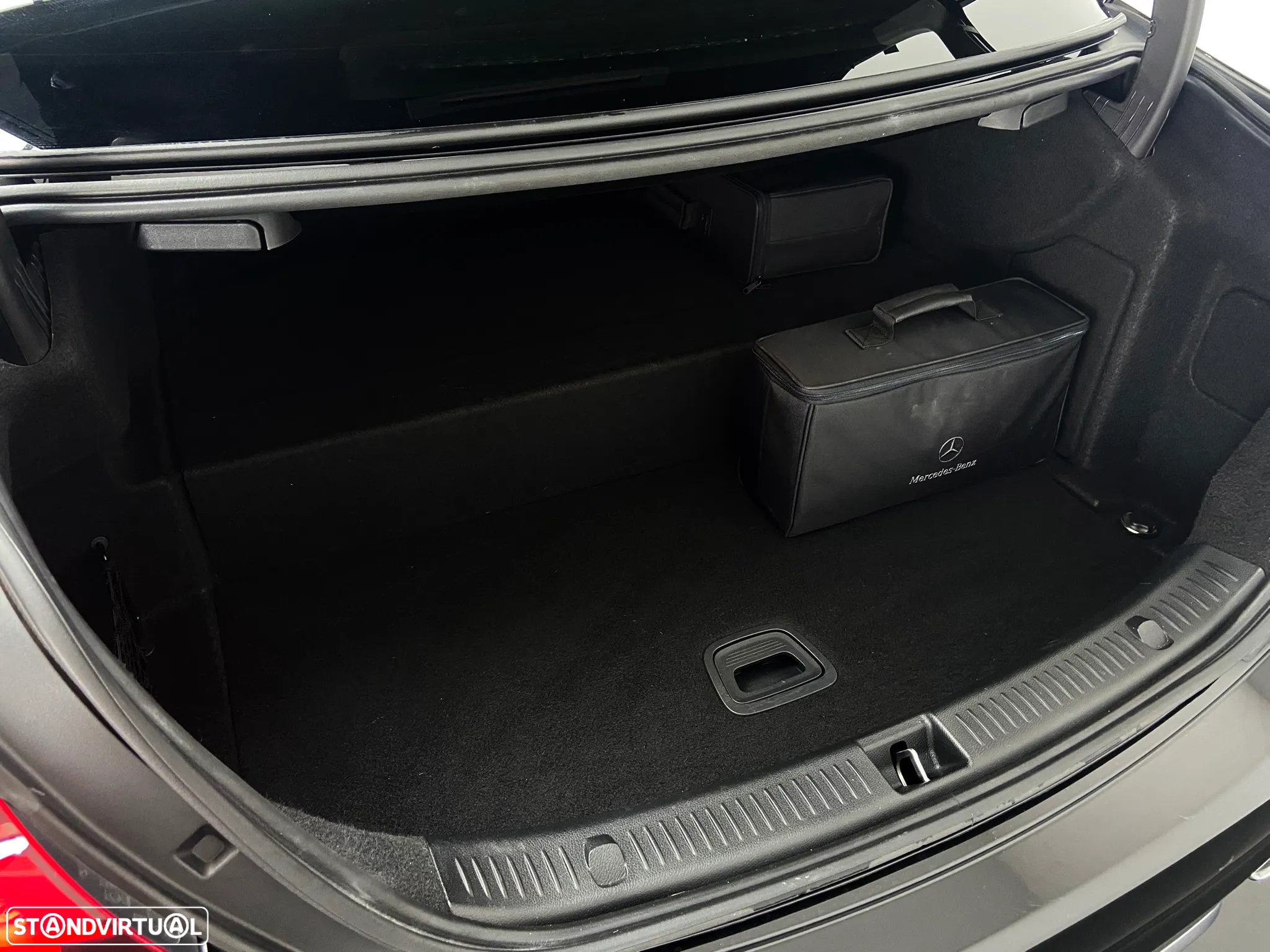 Mercedes-Benz E 300 de AMG Line - 11