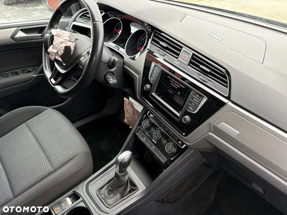 Volkswagen Touran 1.6 TDI SCR BlueMotion Technology DSG Comfortline - 18