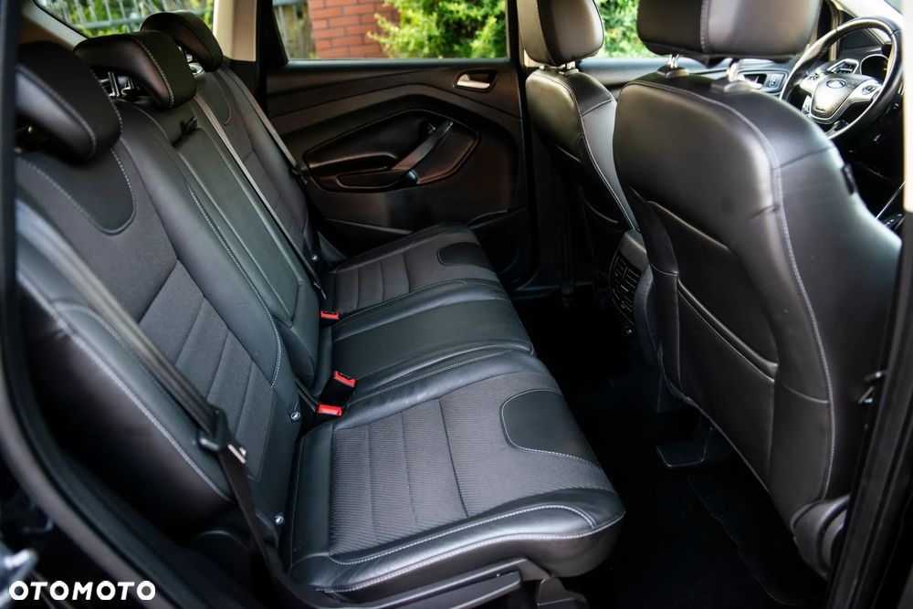 Ford Kuga 2.0 TDCi 4x4 Titanium - 36