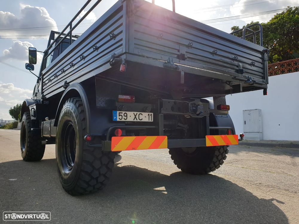 Mercedes Benz UNIMOG - 7