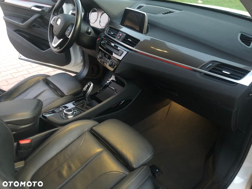 BMW X1 sDrive18d xLine - 13