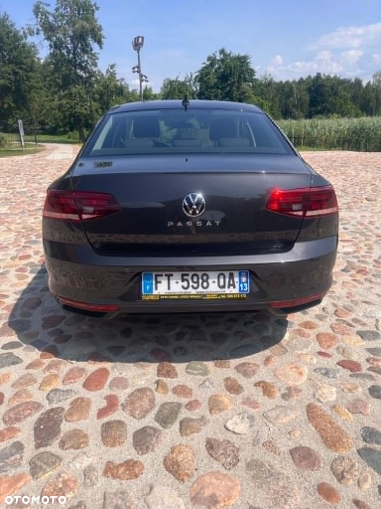 Volkswagen Passat 2.0 TDI SCR DSG Comfortline - 18