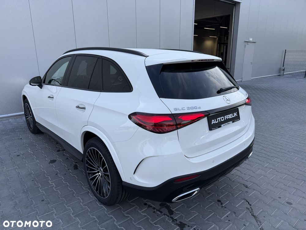 Mercedes-Benz GLC 200 d 4Matic 9G-TRONIC AMG Line Advanced - 11